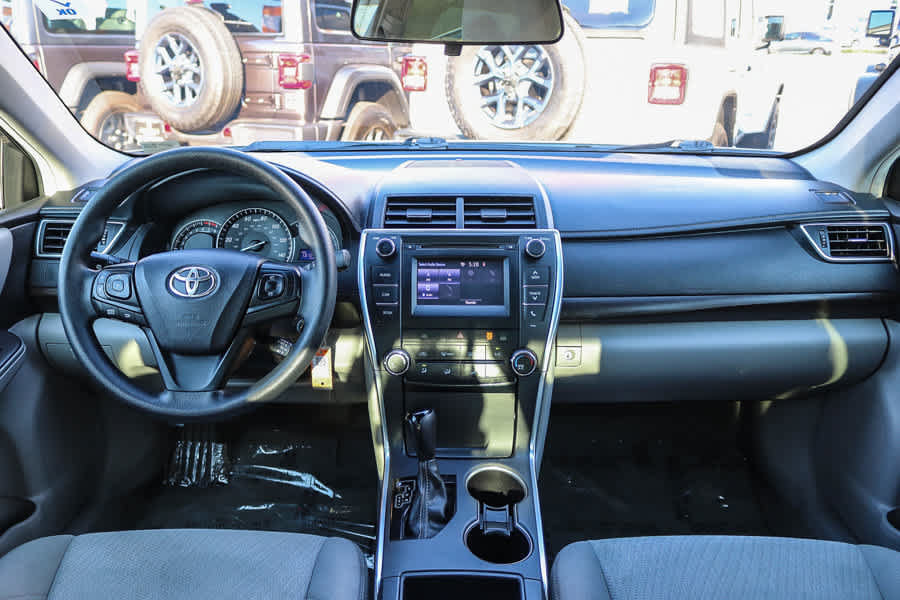 Used 2015 Toyota Camry LE FWD image 12