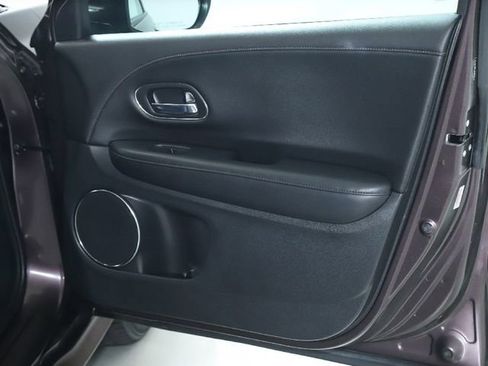 Used 2020 Honda HR-V Touring image 22