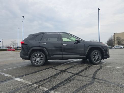 Used 2023 Toyota RAV4 Limited image 16