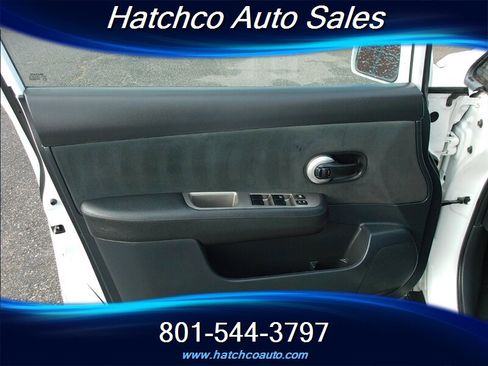 Used 2012 Nissan Versa 1.8 S image 17