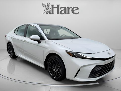 Used 2026 Toyota Camry XLE w/ Premium Plus Package AWD/4WD image 7