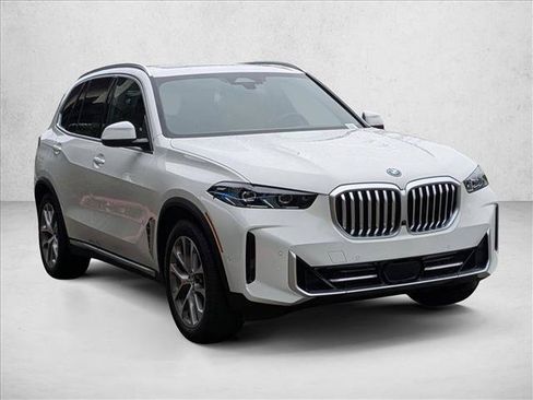 Used 2026 BMW X5 xDrive50e w/ Premium Package AWD/4WD image 6