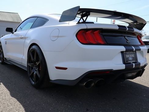 Used 2022 Ford Mustang Shelby GT500 w/ Carbon Fiber Track Pack image 17