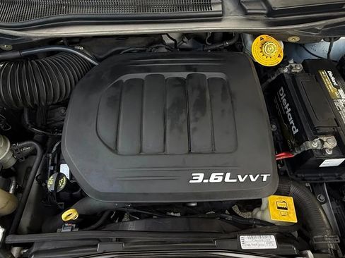 Used 2018 Dodge Grand Caravan SE image 19