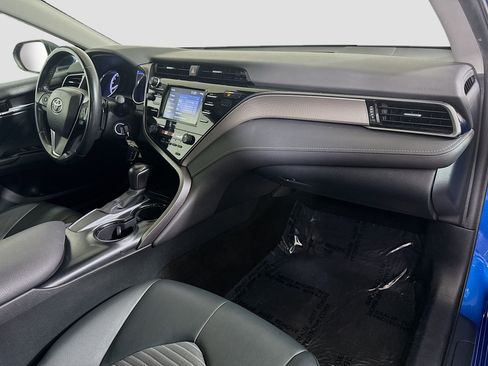 Used 2020 Toyota Camry SE FWD image 29