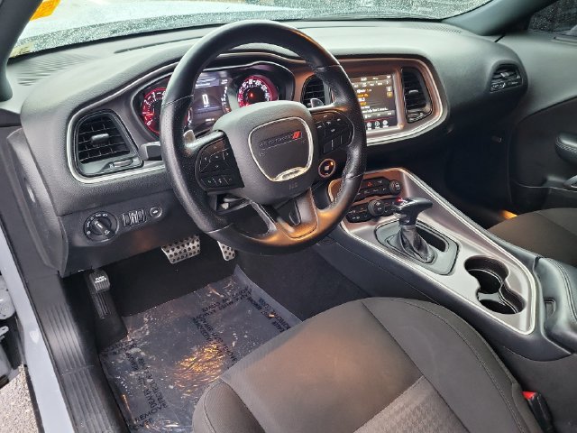 Used 2022 Dodge Challenger R/T w/ Driver Convenience Group RWD image 12