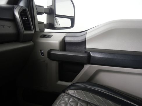 Used 2017 Ford F250 XL w/ STX Appearance Package image 16