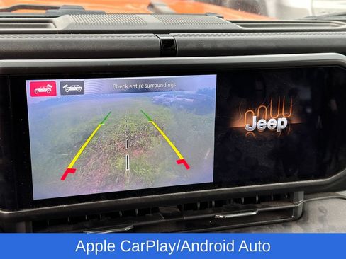 Used 2025 Jeep Wrangler Unlimited Sahara AWD/4WD image 12