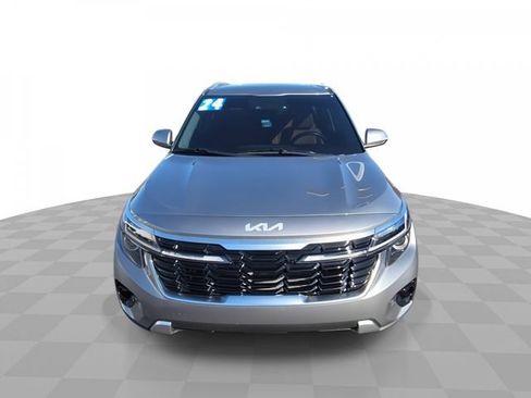 Used 2024 Kia Seltos EX AWD/4WD image 3