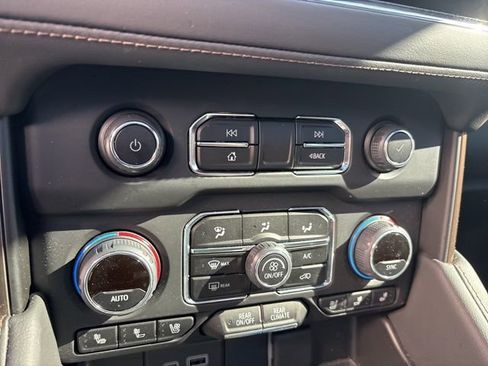 Used 2024 Chevrolet Tahoe High Country image 20