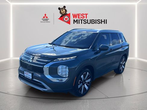 New 2026 Mitsubishi Outlander SEL image 1