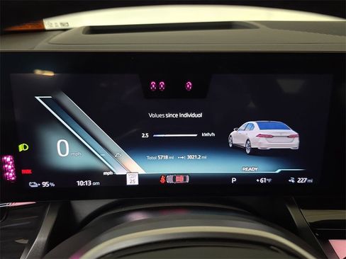 Used 2025 BMW i5 xDrive40 w/ Premium Package image 22