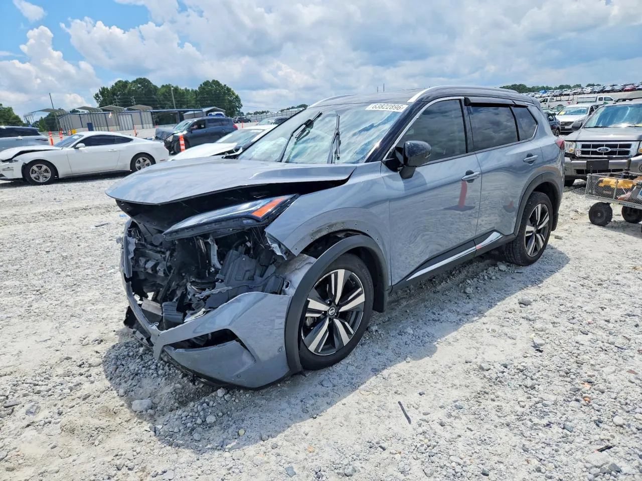 Used 2021 Nissan Rogue Platinum FWD image 3