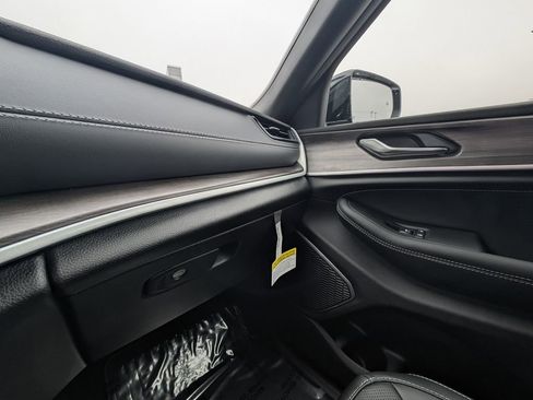 New 2026 Jeep Grand Cherokee L Limited AWD/4WD image 41