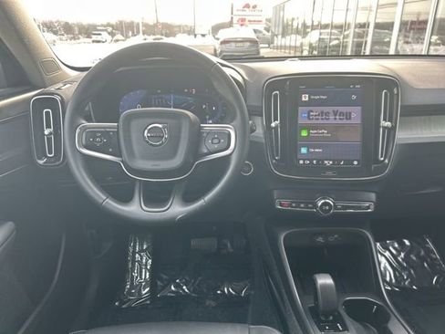 Certified 2025 Volvo XC40 B5 Core image 17