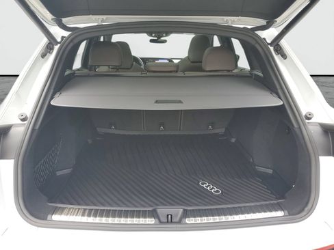 Used 2025 Audi Q5 Premium Plus w/ Premium Plus AWD/4WD image 9