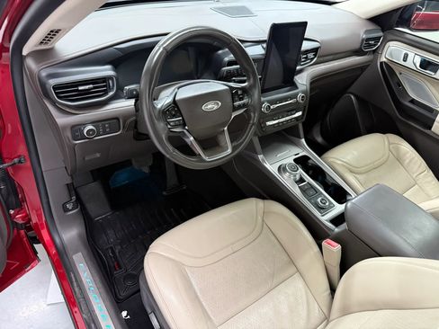 Used 2020 Ford Explorer Platinum w/ Premium Technology Package image 50