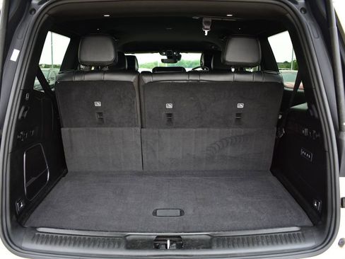 Used 2022 Jeep Wagoneer Series III w/ Flexible Seating Group AWD/4WD image 29