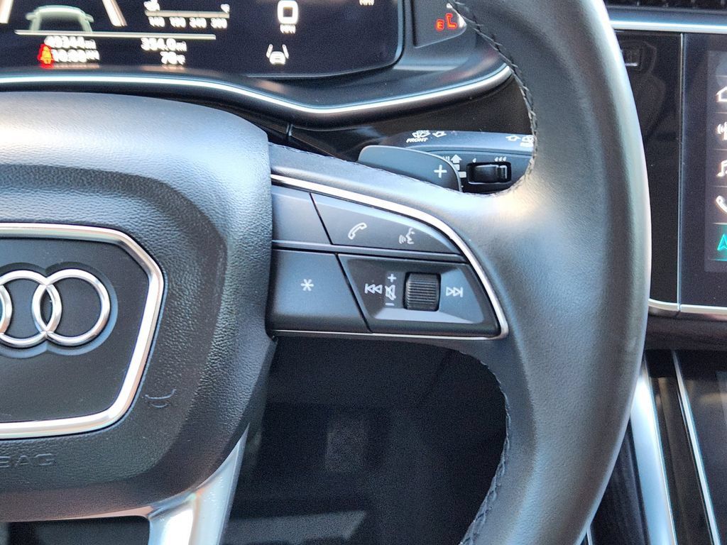 Used 2022 Audi Q8 Premium Plus AWD/4WD image 18