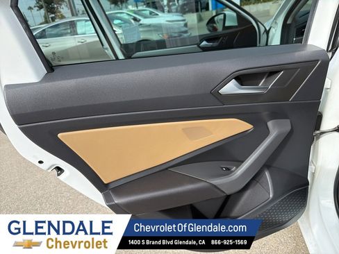 Used 2019 Volkswagen Jetta SE image 16