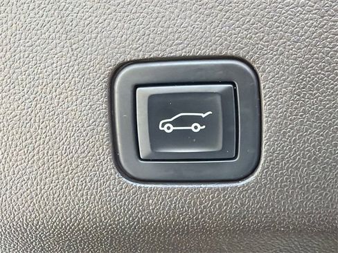 Used 2022 Chevrolet Tahoe LT image 19