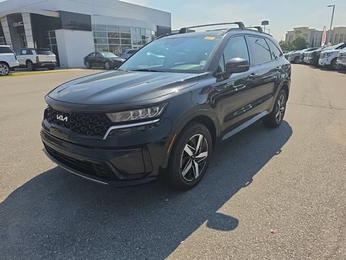 Used 2023 Kia Sorento S w/ Panoramic Sunroof Package FWD image 3