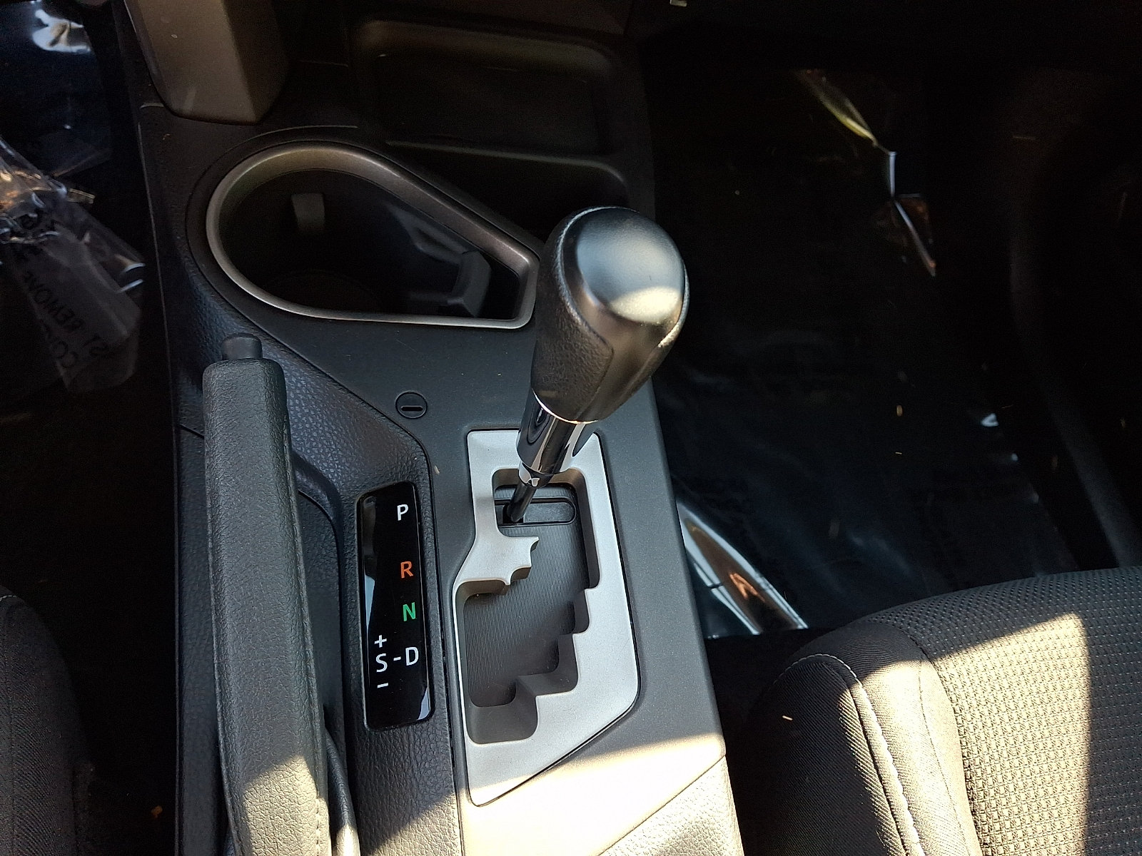 Used 2018 Toyota RAV4 XLE AWD/4WD image 16