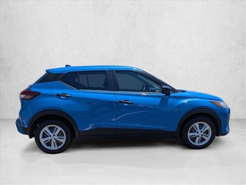 Used 2023 Nissan Kicks S FWD image 4