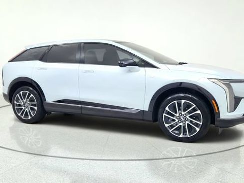 Used 2025 Cadillac Optiq Sport 1 AWD/4WD image 15
