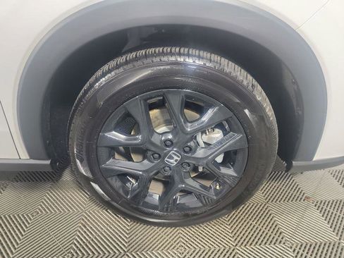 Certified 2025 Honda HR-V Sport image 3