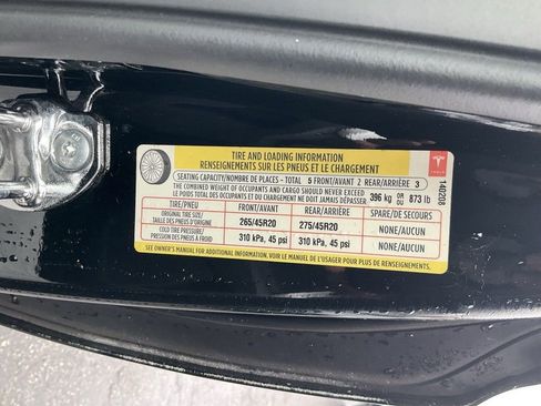 Used 2018 Tesla Model X 75D image 21