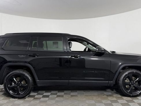 Used 2023 Jeep Grand Cherokee L Limited w/ Black Appearance Package AWD/4WD image 10