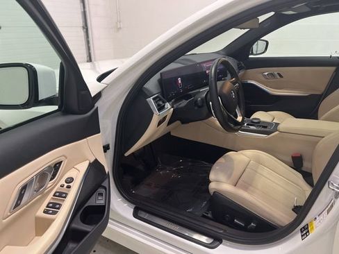 Used 2023 BMW 330i xDrive 330i xDrive w/ Driving Assistance Package image 19