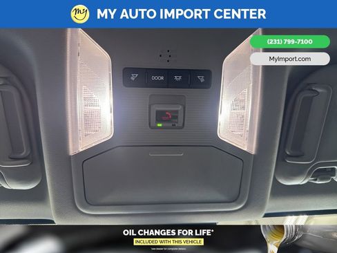 Used 2025 Toyota RAV4 XLE AWD/4WD image 23