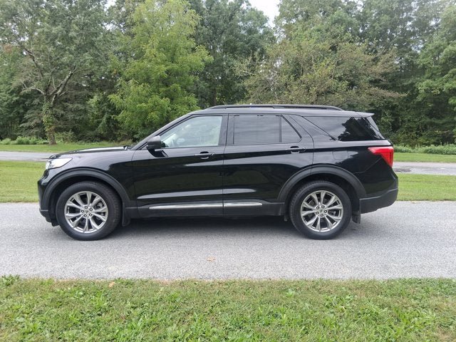 Certified 2024 Ford Explorer XLT w/ Equipment Group 202A AWD/4WD image 4