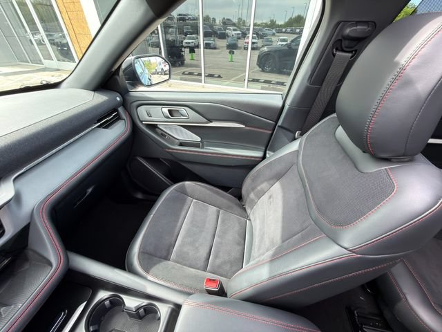 Used 2025 Ford Explorer ST AWD/4WD image 23