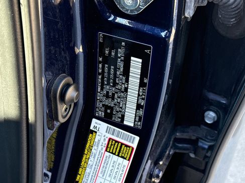 Used 2024 Toyota Highlander XLE image 20