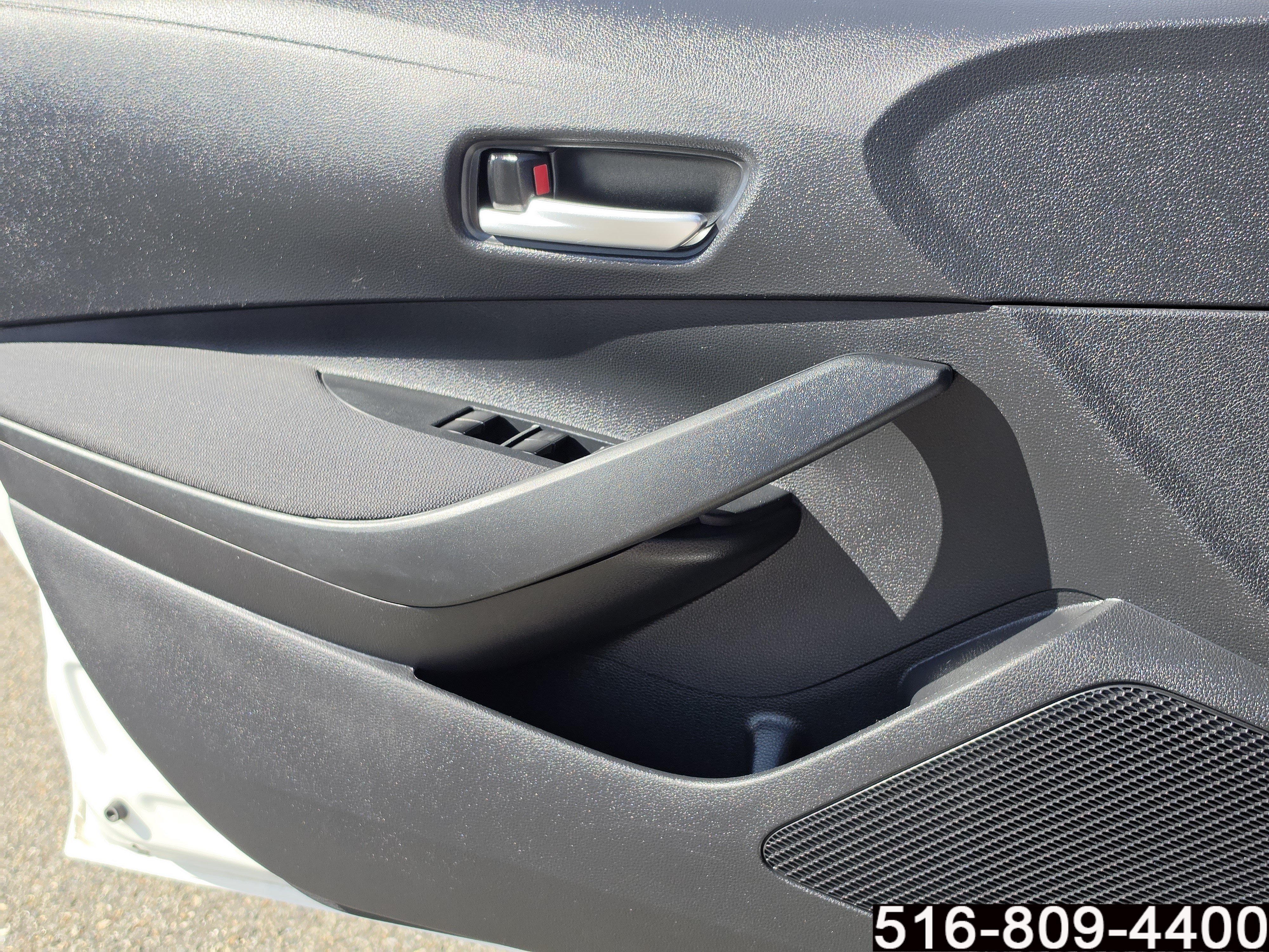 Used 2020 Toyota Corolla LE FWD image 18