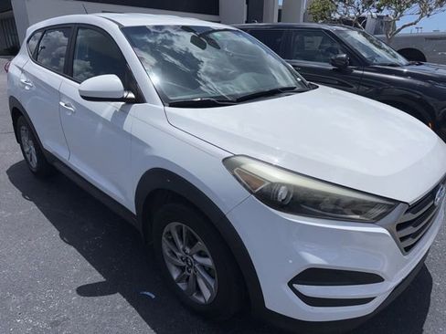Used 2017 Hyundai Tucson SE FWD image 3