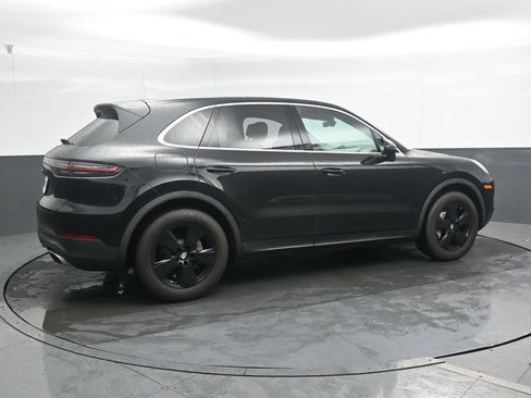 Used 2022 Porsche Cayenne AWD/4WD image 2