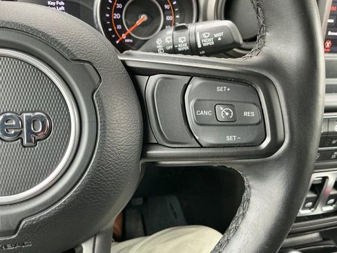 Used 2022 Jeep Wrangler Sport image 15