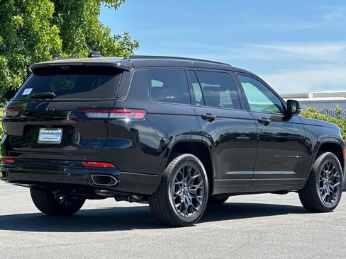 Used 2025 Jeep Grand Cherokee L Summit image 4