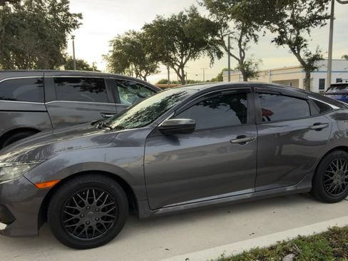 Used 2018 Honda Civic LX image 10