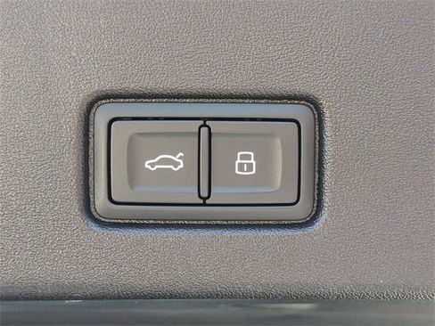 Used 2023 Audi Q4 e-tron Premium Plus w/ Premium Plus image 10