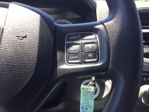 Used 2019 RAM 1500 Classic SLT AWD/4WD image 27