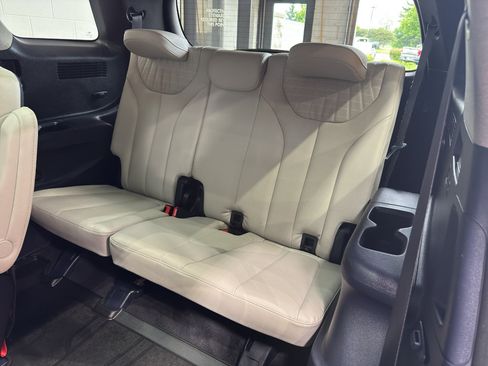Used 2023 Hyundai Palisade Limited w/ Cargo Package AWD/4WD image 10