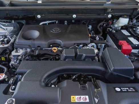 Used 2024 Toyota RAV4 XLE Premium FWD image 31