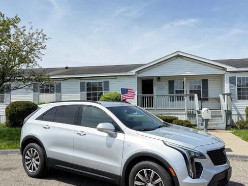 Used 2019 Cadillac XT4 Sport w/ Cold Weather Package FWD image 3