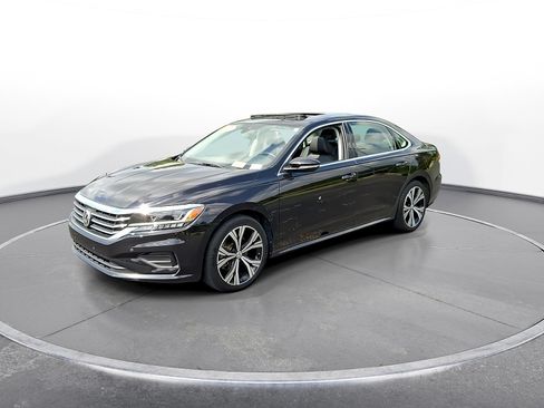 Used 2022 Volkswagen Passat 2.0T SE FWD image 4