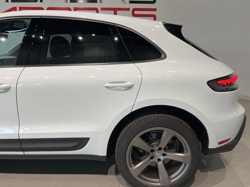 Used 2025 Porsche Macan Turbo image 10